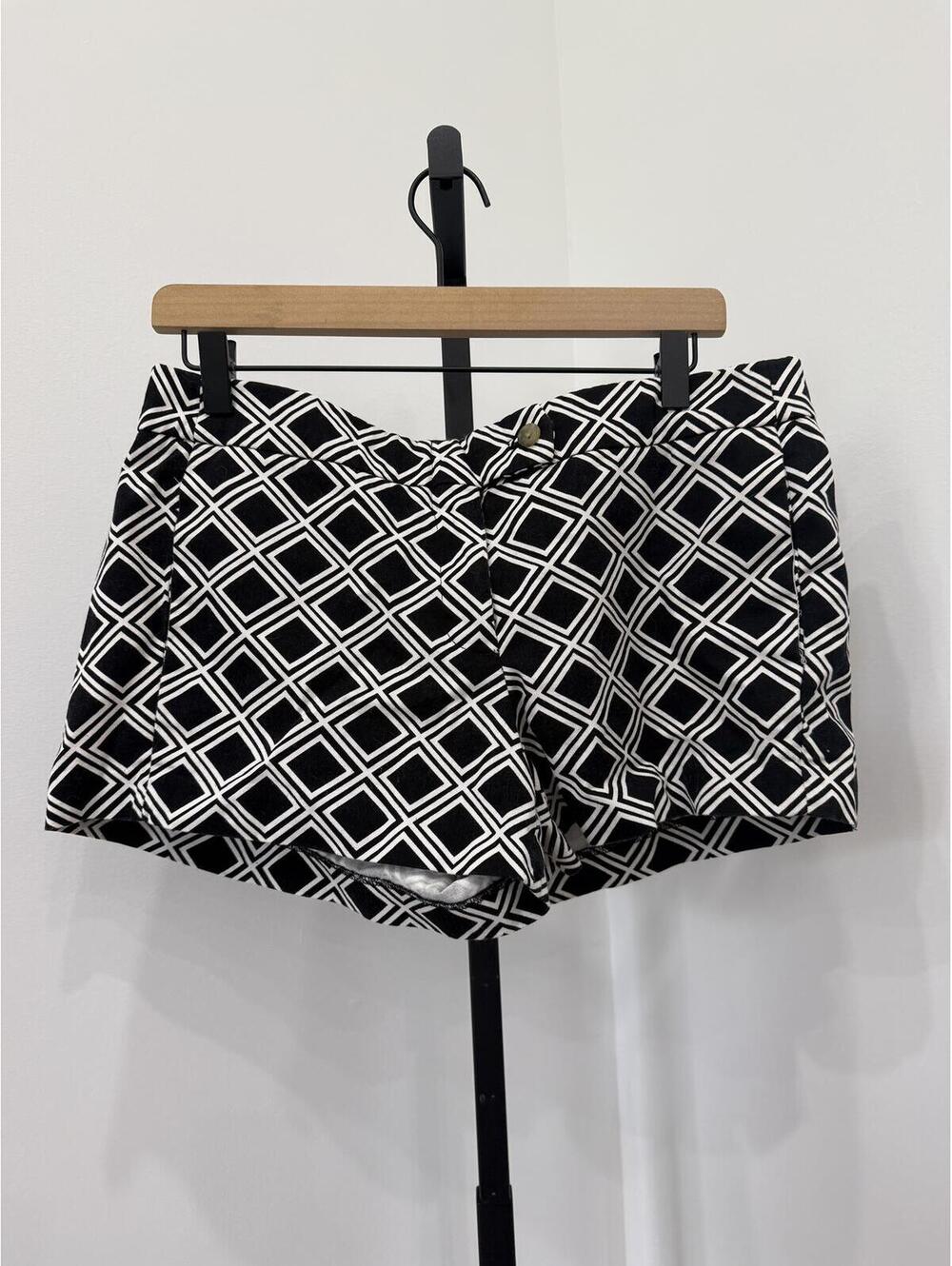 J.Crew Black and White Geometric Pattern Shorts Size 8